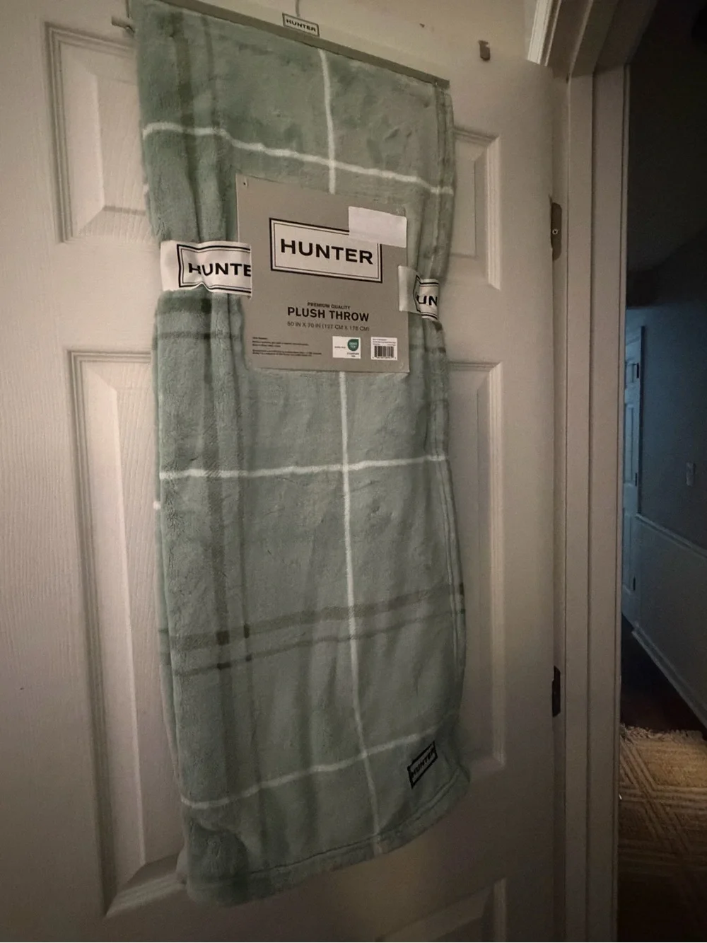 HUNTER Plush Throw